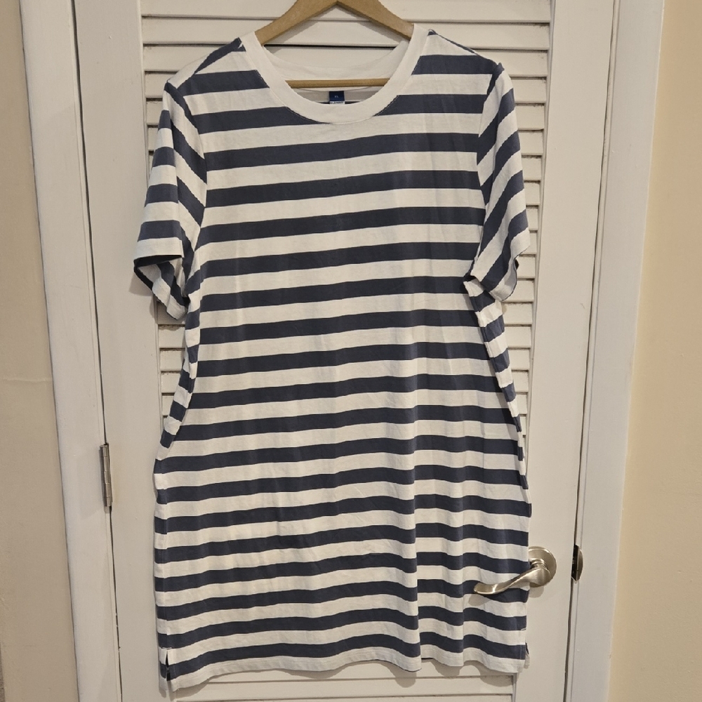 NWOT Old Navy Grey and White Striped T Shirt Dress